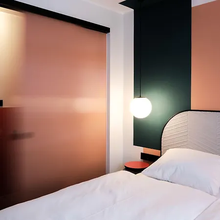 The Dot | 24/7 Checkin 3*