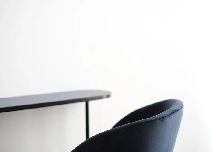 The Dot | 24/7 Checkin Hotel