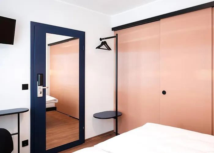 The Dot | 24/7 Checkin Hotel 3*