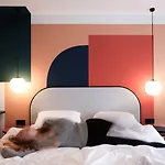 Hotel The Dot | 24/7 Checkin 3*