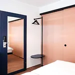 The Dot | 24/7 Checkin 3*