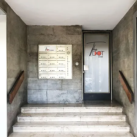 The Dot | 24/7 Checkin Отель 3*