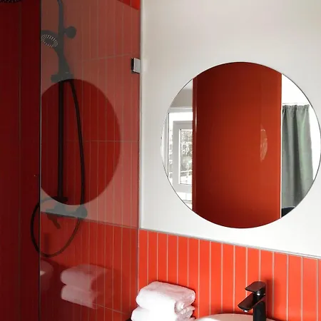 The Dot | 24/7 Checkin Отель 3*