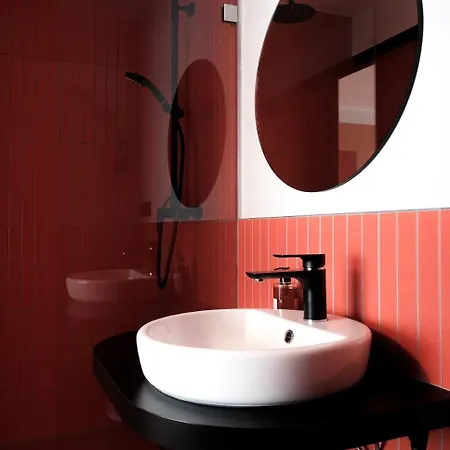 The Dot | 24/7 Checkin Отель