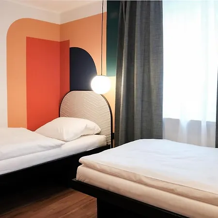 Otel The Dot | 24/7 Checkin Münih